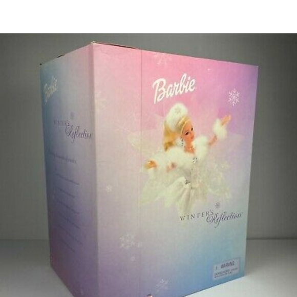 Barbie doll winter reflection - Picture 4 of 8